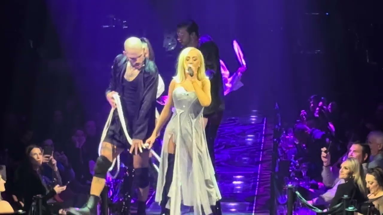 Christina Aguilera : Interlude / Genie In A Bottle / You Don’t Own Me : Live in Vegas : 2/10/2024