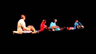 Vibrant Strings by Resonance