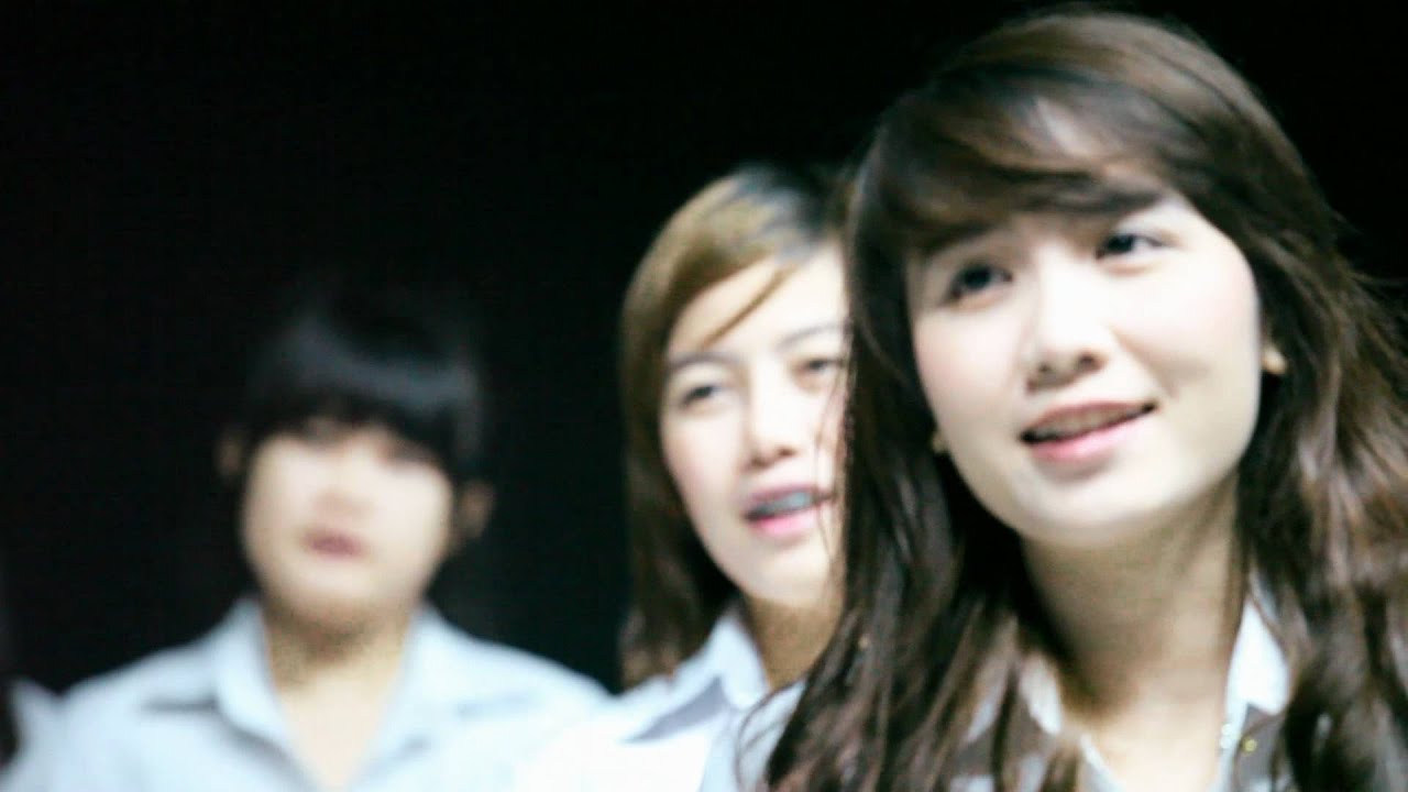 เพลง ดอกไม้ ดวงดาว และอ้อมแขน