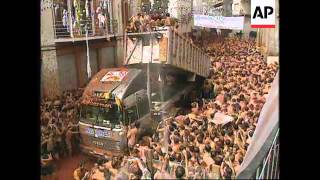 SPAIN: BUNOL: 'LA TOMATINA' ANNUAL TOMATO THROWING WAR