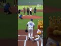 🏴󠁧󠁢󠁥󠁮󠁧󠁿 Thomas Tuchel throwing the first pitch at the Kansas City Royals game