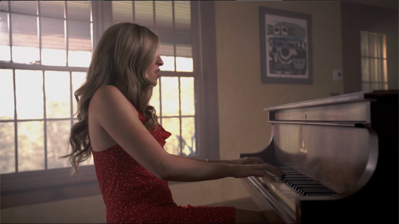 Guarda Rebound - Jennafer Lynsey - Official Music Video su YouTube Guarda Rebound - Jennafer Lynsey - Official Music Video su YouTube