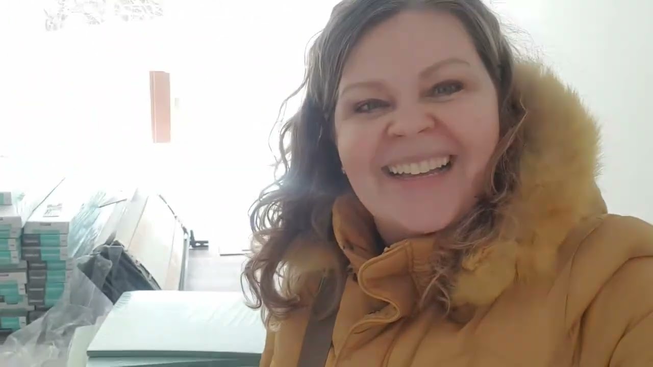 Вече имаме паркет и във второто помещение на клуб Всеки може 