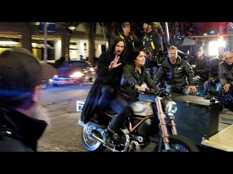Keanu Reeves and Carrie-Anne Moss Filming &#039;The Matrix 4&#039; on Motorcycle in San Francisco