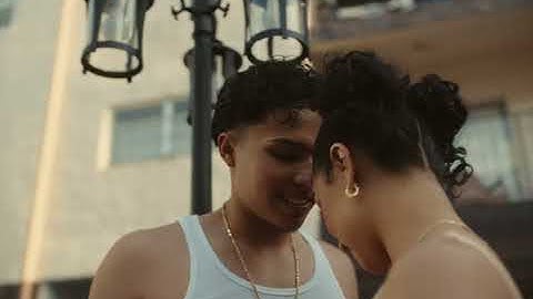 Becky G, Manuel Turizo - QUE HACES (Official Video)
