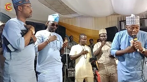 See as i turn to AJANASI for sheilkh jamiu Ami OLOHUN in front of pasuma.🤣 wonderful.