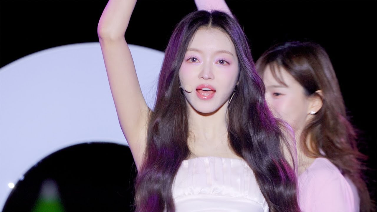 240529 오마이걸 유아 YooA : Dun Dun Dance 던던댄스 무대 직캠 fancam @ 에듀드림 K-pop 콘서트 여수 | Plumia (4k 60p)