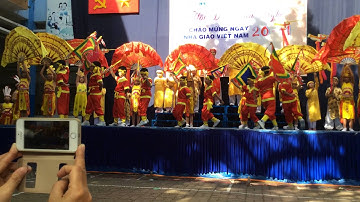 Bài DÒNG MÁU LAC HÔNG tiet muc o truong Phan Chu Trinh