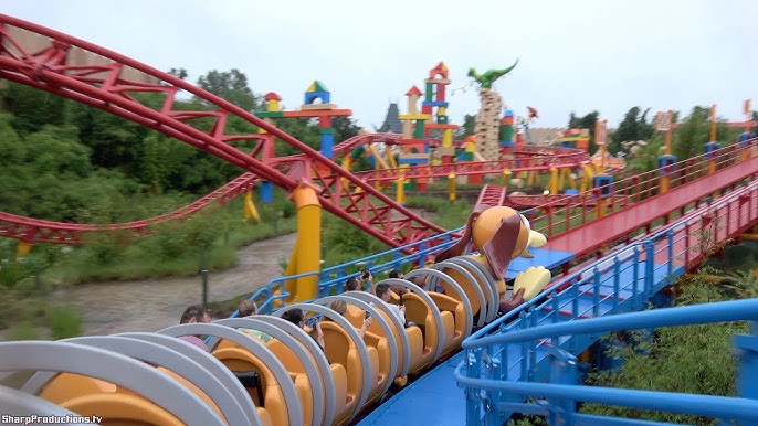 Slinky Dog Dash (4K On-Ride Night) Toy Story Land at Disney's Hollywood  Studios - Walt Disney World 