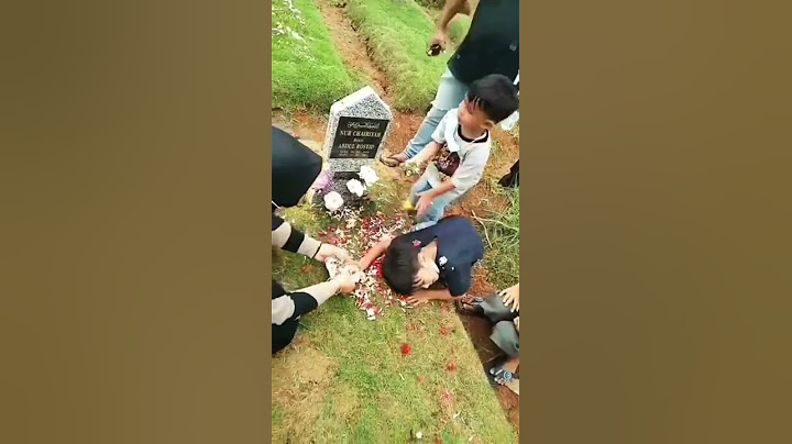HALO MAMA ..ASSALAMUALAIKUM MAMA ..ANAK2 YANG TELAH DITINGGAL IBUNYA BEGITU POLOS NYA ..
