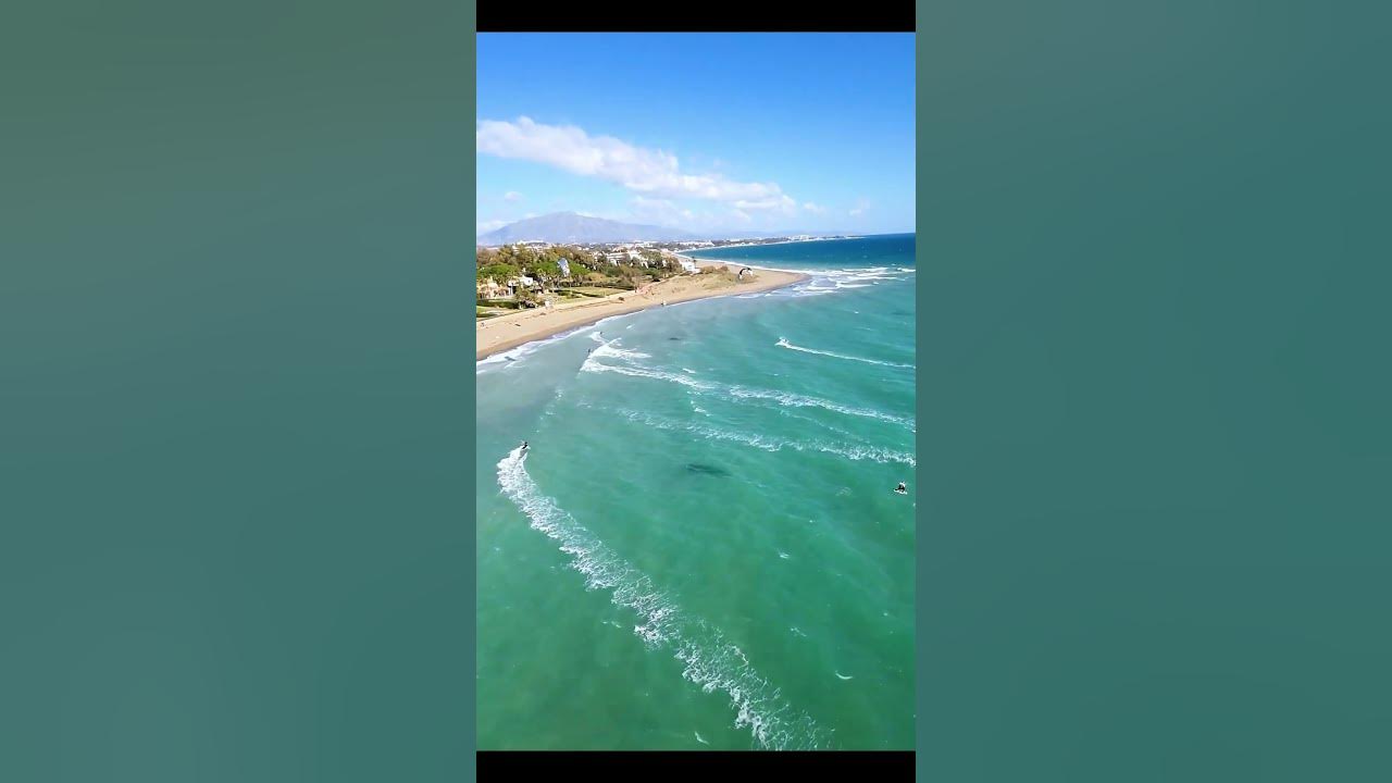 Club de kitesurf en la playa de Guadalmansa. Kite club on Guadalmansa