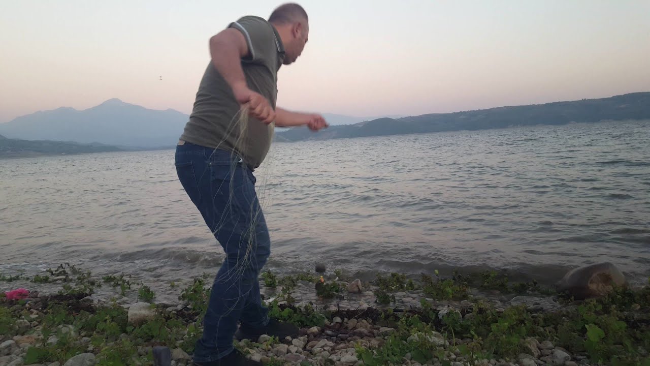 В РЫБАЛОЧНОМ МЕСТЕ СЛИШКОМ МНОГО РЫБЫ .... ПЛОТИНА АСЛАНТАС, КАХРАМАНМАРАШ, ТУРЦИЯ