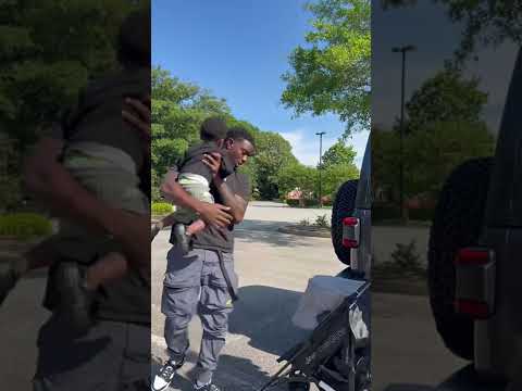 How Dads Be With The Baby Stroller! (Every Dad either been or go through this)