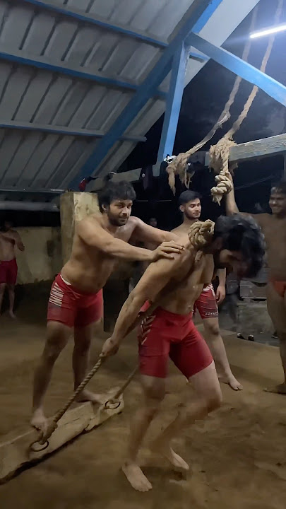 Wrestler Vs Bodybuilder?🤼‍♂️#akhada #gym #workout #shorts #comparison #desi #wrestling #kushti