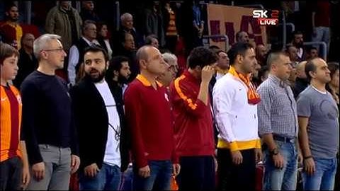 Reakcija navijaca Galatasaraya za minut sutnje ubijenom navijacu Crvene Zvezde