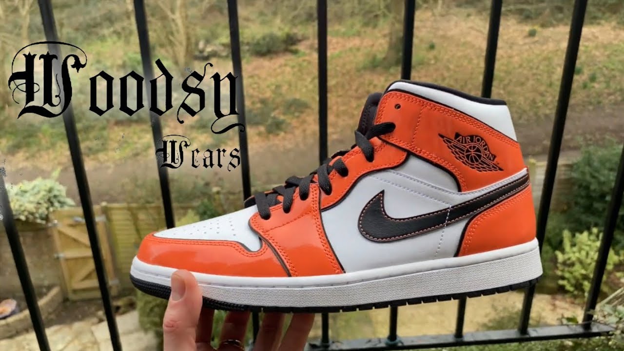 Air Jordan 1 Mid Turf Orange-Close 