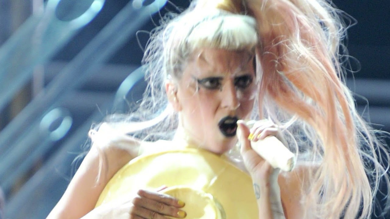 MIC FEED | Born This Way | Live in Grammys (2011) |