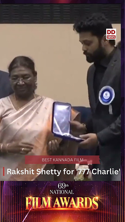 Download lagu Rakshit Shetty receives the National Film Award for the Best Kannada Film for '777 Charlie'.
