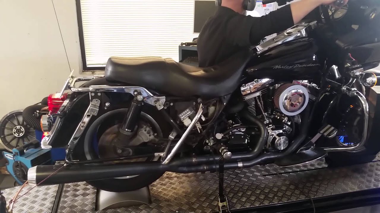 150hp and 162 ftlbs 124ci Harley Davidson Twin Cam dyno run - YouTube