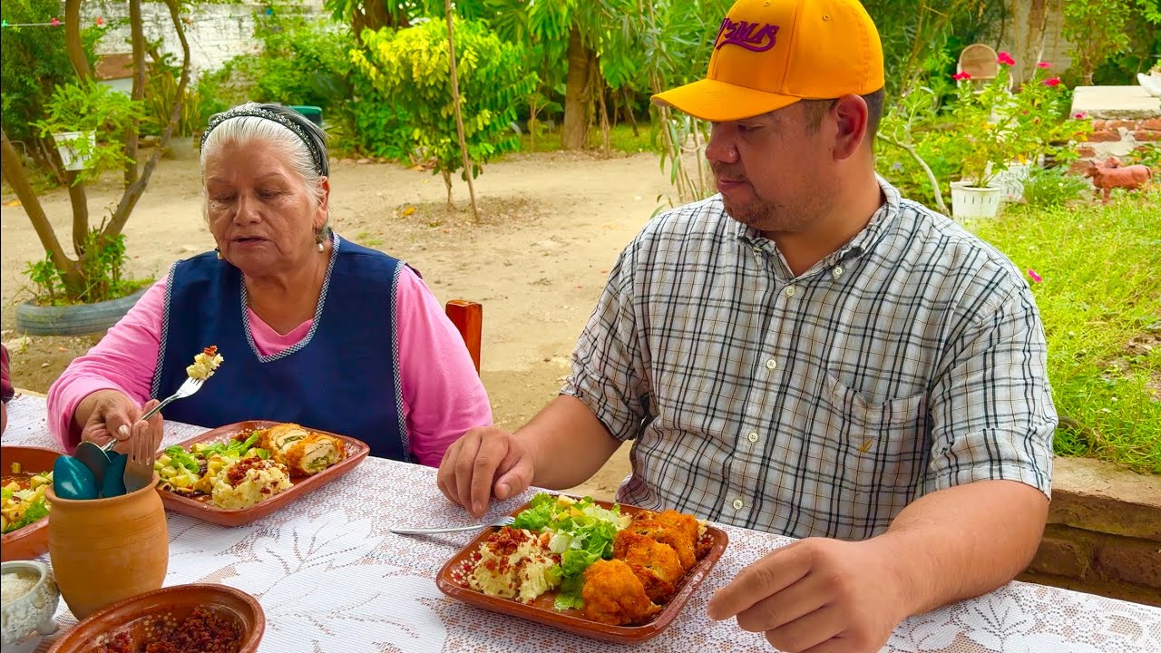 PECHUGAS rellenas empanizadas!! || Ay Nomas