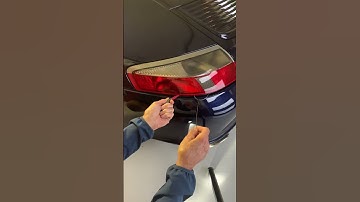 Open 911 engine cover