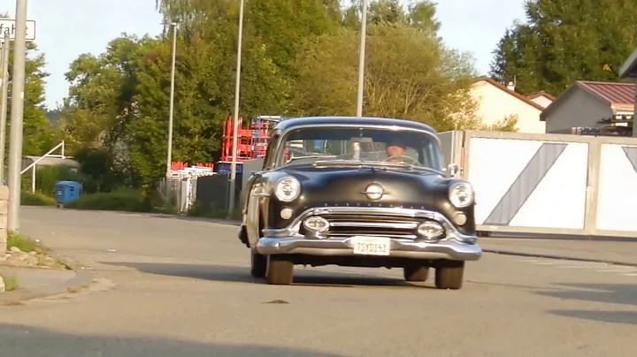 1954 Oldsmobile EightyEight Rocket V8 - fahrend