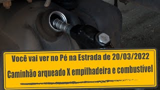 O perigo de carregar e descarregar de um caminhão arqueado