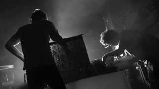 Simian Mobile Disco - Hustler (live edit)