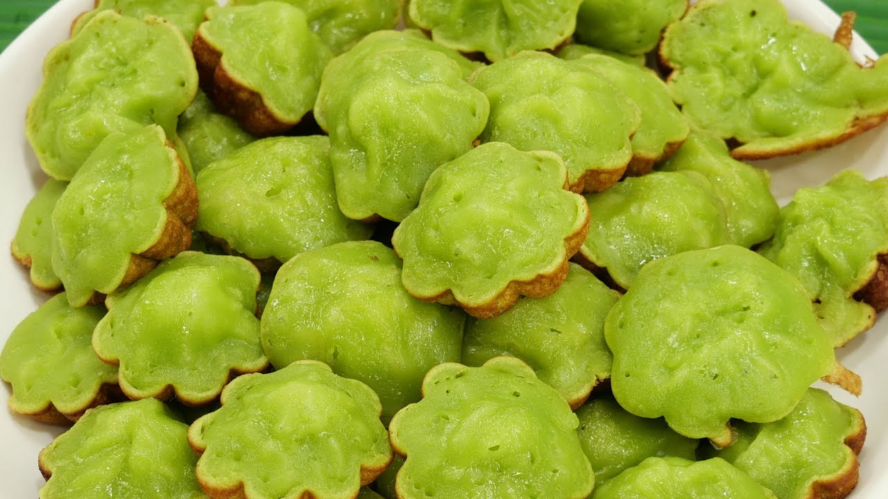 แจกสูตร ขนมครกสิงคโปร์ เหนียวนุ่ม หอมกลิ่นใบเตย อร่อยมาก สูตรนี้แป้งเหนียวนุ่มมาก ลองทำตามได้ง่ายๆ