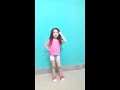 طفلة صغيرة ترفص عليه اغنية شعرتو أولو