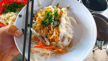 Xe bánh tầm 22 năm trên vỉa hè Sài Gòn khiến bao thực khách mê mệt