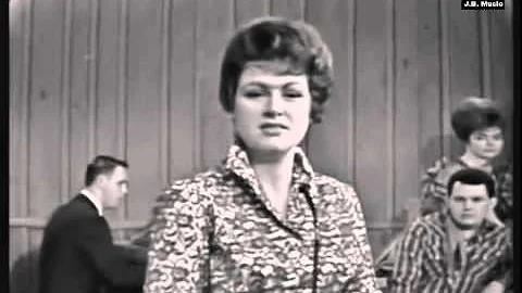 Patsy Cline - Leavin On Your Mind