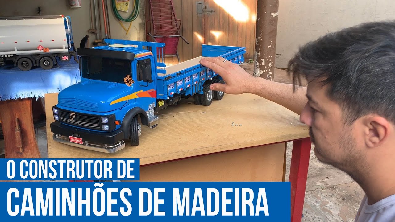 Brinquedo Caminhão Carreta Com Baú Carroceria de Madeira