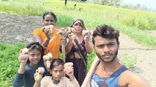 aalu khodne gaye the 10🥔🥔kilometer dur Apne mausi Ke gaon damodarpur Alok rahe the Kisan hai #viral