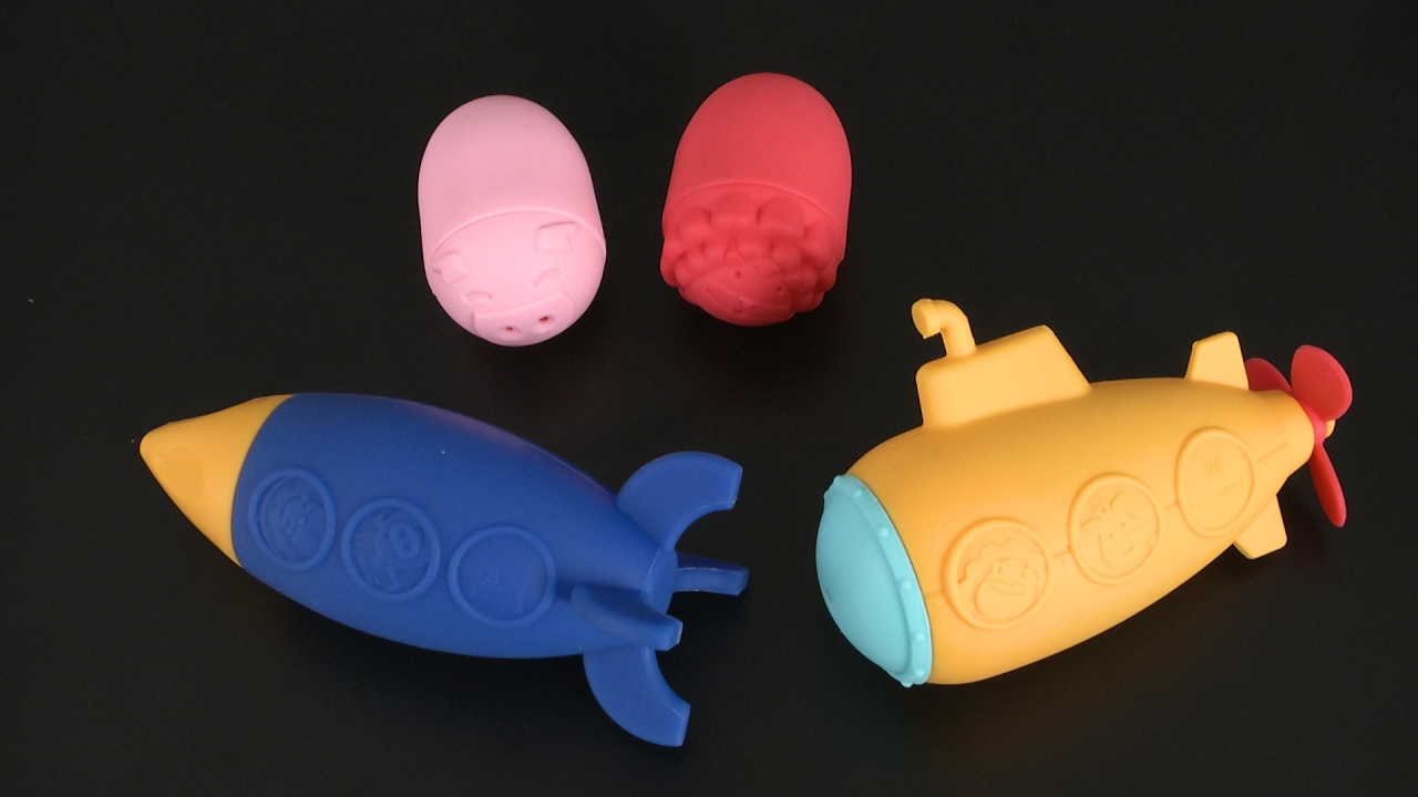 silicone bath toys