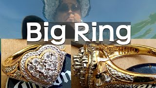 Metal detecting at St. Pete Beach, Florida - BIG RING! Silver, gold and diamonds. A real beauty!