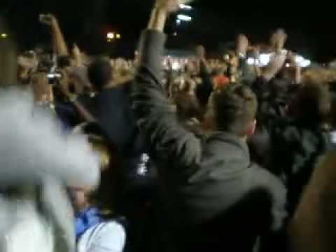 kid freaks out at Obama rally