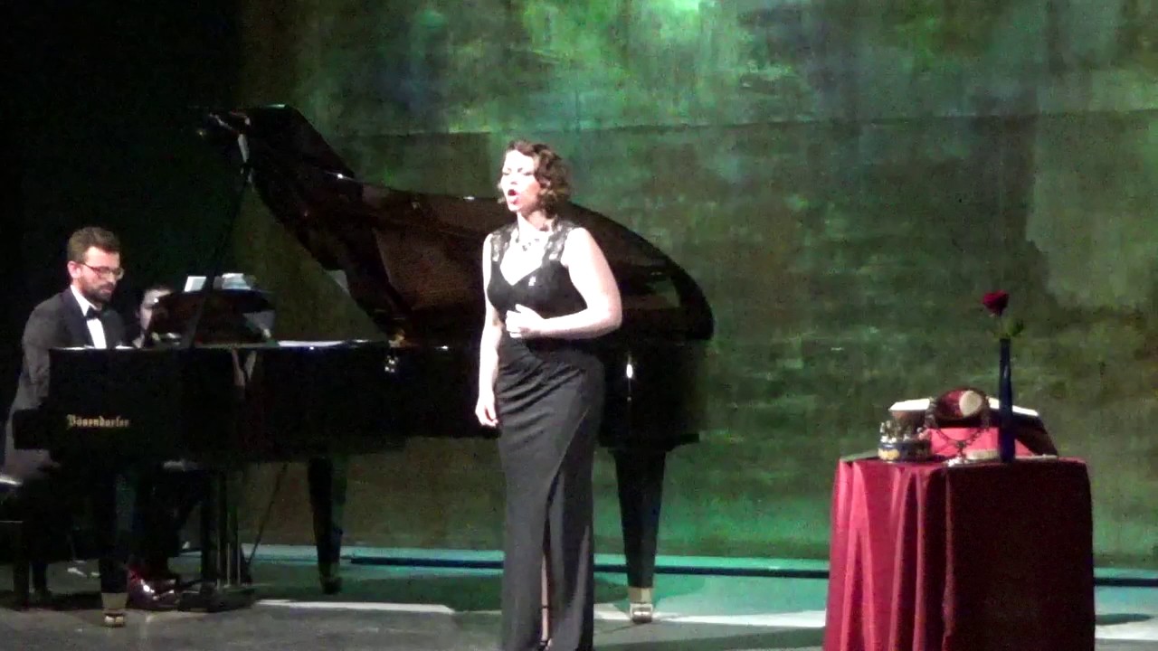 "Den trofaste Hustru" and "Sang paa Floden", Den Kinesiske Fløjte