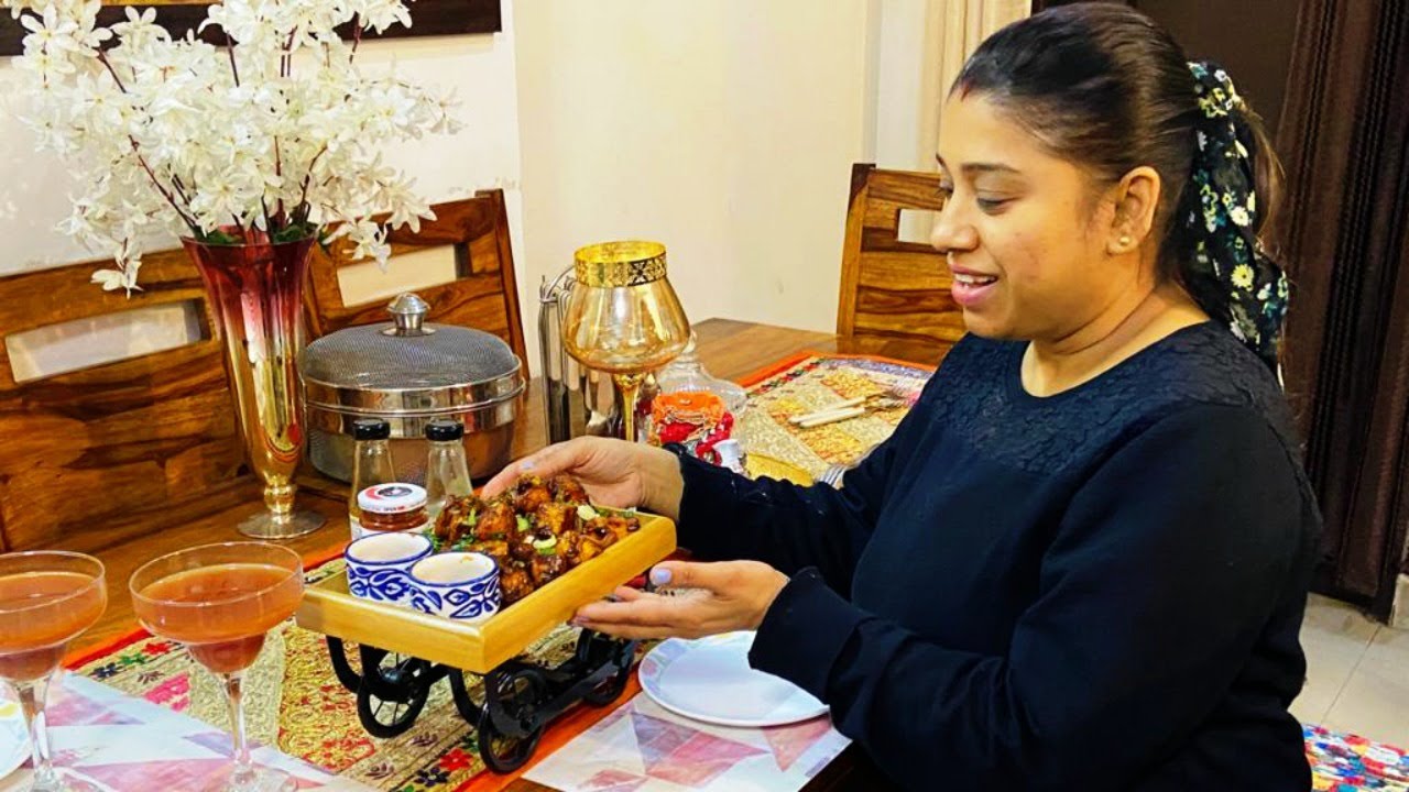 घर 🏘में बनाया Restaurant 👩‍🍳Style Crispy Chilli 🌶🫕 पनीर || Indian Mom Studio