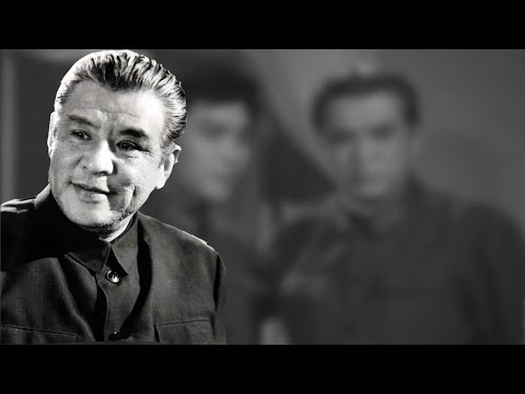 《甲午风云》中为国捐躯的邓世昌。2012年因病逝世。艺术家李默然