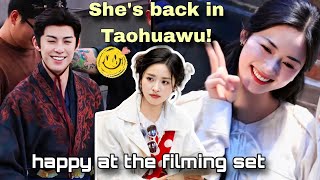 Shen Yue is back in Wonderland 6! SY and Dylan Wang are both happy at the filming set.