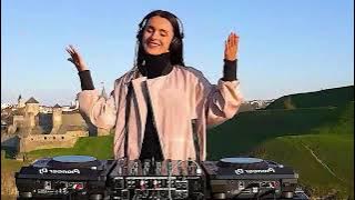 Super cool songs remixed from the 70s, 80s, 90s . Let's enjoy and remember beautiful memories