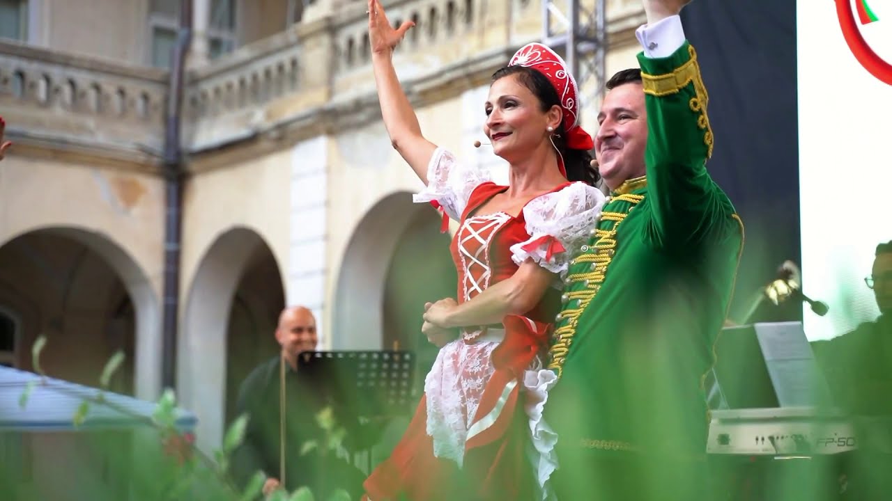 Huszka Jenő: Szép juhászné - Magyar lánynak, magyar legény a babája