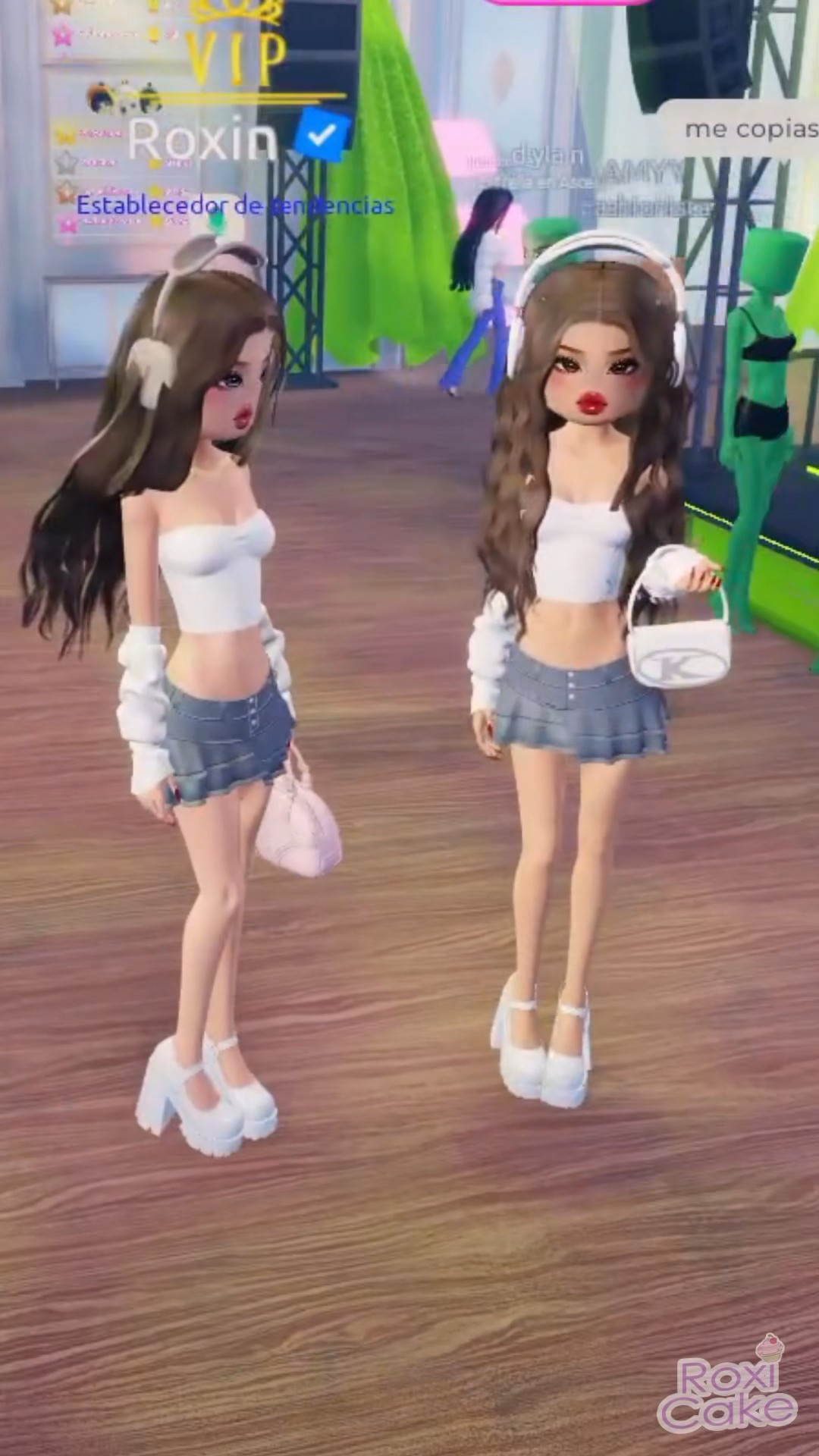 COPIANDO OUTFITS EN DRESS TO IMPRESS ?#SHORTS #ROBLOX