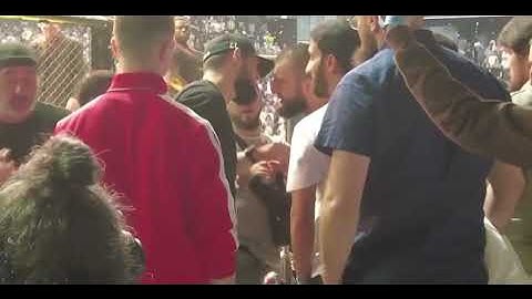 🤯😱 Khamzat Chimaev and Abubakar Nurmagomedov fight in the auditorium