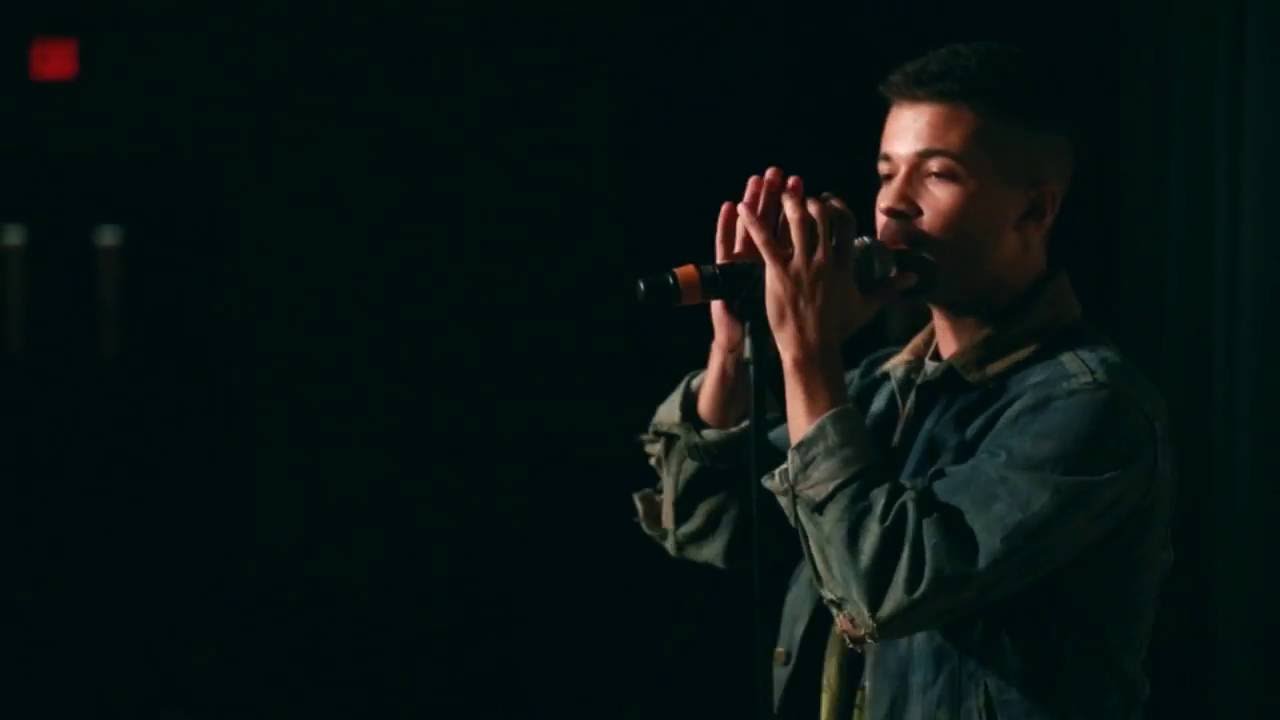 Jordan Fisher Performs His Hit Song 