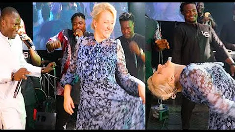 This So Funny! Dayo Amusa Others Surprise by this white woman's Hilarious dance move to Laolu Gbenjo