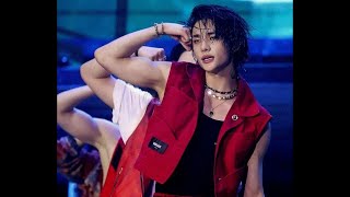 Hyunjin dancing for 7 minutes