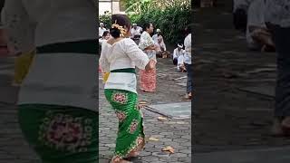 tari rejang renteng