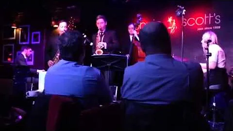 Lorraine Baker Quartet play the late show at Ronni...